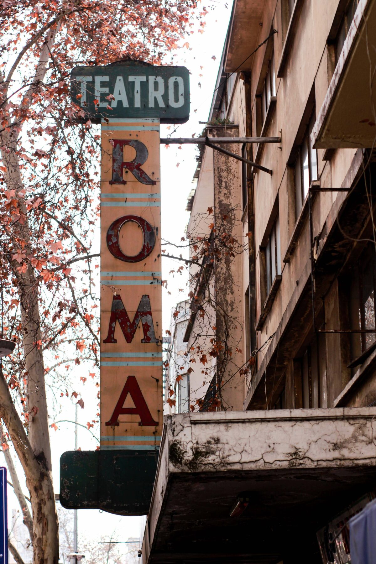 Adiós al Café Roma La señal de alerta tras el cierre de un clásico