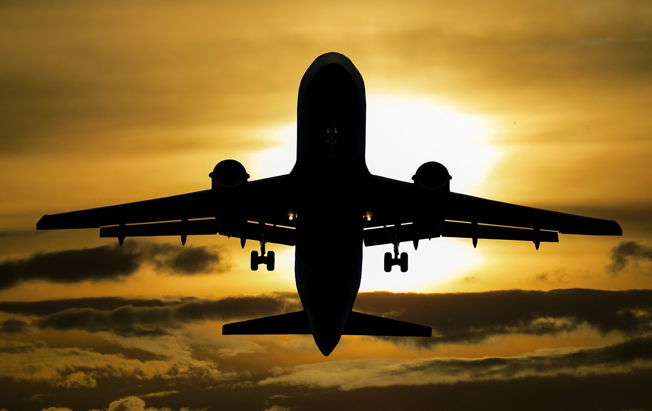 Combos iban y combos venían: Dos pilotos de avión se sacaron la cresta en pleno vuelo