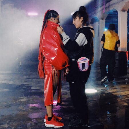 Flor de Rap a la izquierda y Jennifer Soto a la derecha