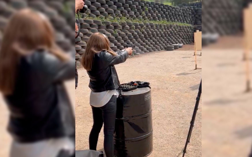 Critican a Teresa Marinovic por defensa de posesión de armas