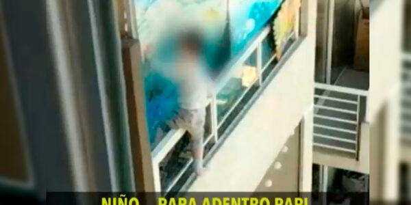 VIDEO. Exhiben guardería piso 21 donde niño caminó en balcón