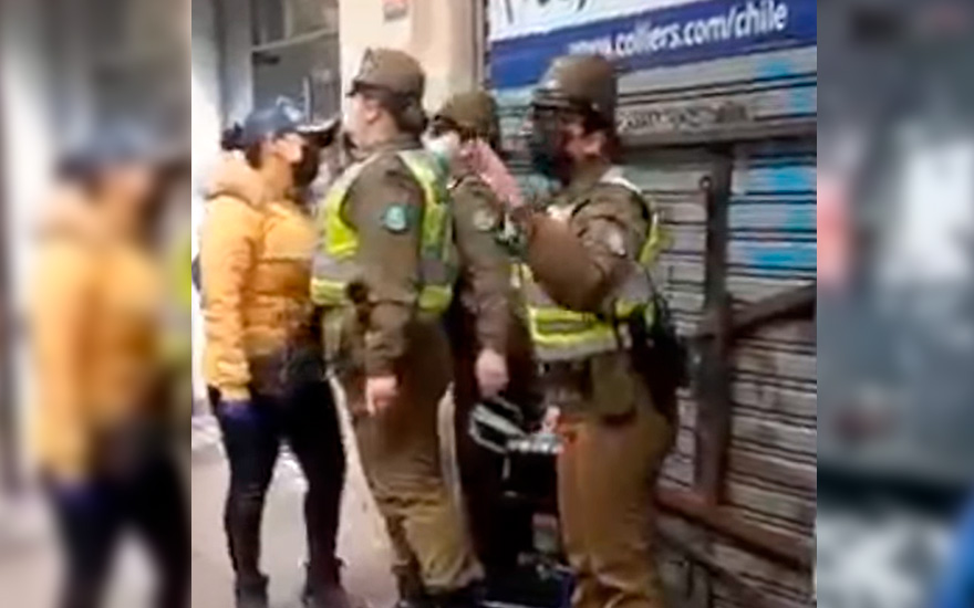 VIDEO. Carabinera protagonizó freno a comerciantes ambulantes