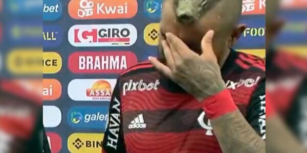 El mensaje que el Flamengo le dedicó a Arturo Vidal por su padre