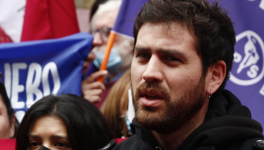 Diego Ibáñez es parlamentario de Convergencia Social y participa de las negociaciones por los "bordes" constituyentes.