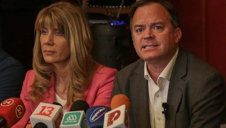 Ximena Rincón y Matías Walker presentaron renuncia a la DC