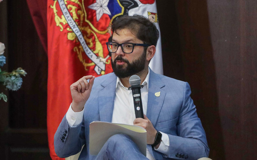 Boric habló sobre posibles alzas en el transporte público en 2023