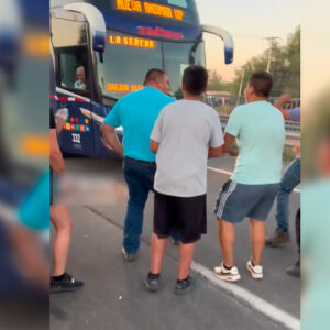 VIDEO. Camioneros hicieron "el que baila pasa" durante el paro