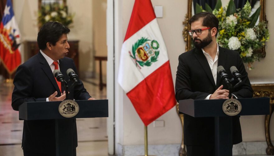 Parlamentarios de oposición llamaron al gobierno a que se pronuncie y proteste por el intento de Pedro Castillo por disolver el Congreso y llamar a un "gobierno de excepción".