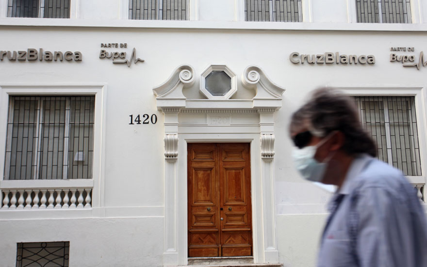 La brusca caída de usuarios de las isapres en medio de la crisis