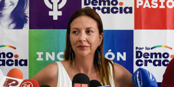 PPD y Gobierno condenan violento tuit contra Natalia Piergentili
