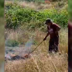Detienen a hombre en Puerto Montt que iniciaba un incendio