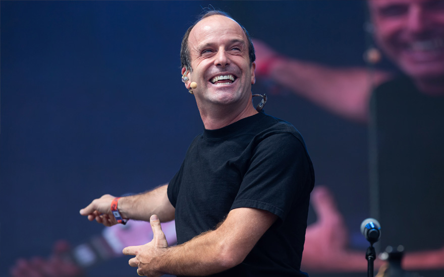 La rutina de Kramer en medio de evento benéfico por incendios
