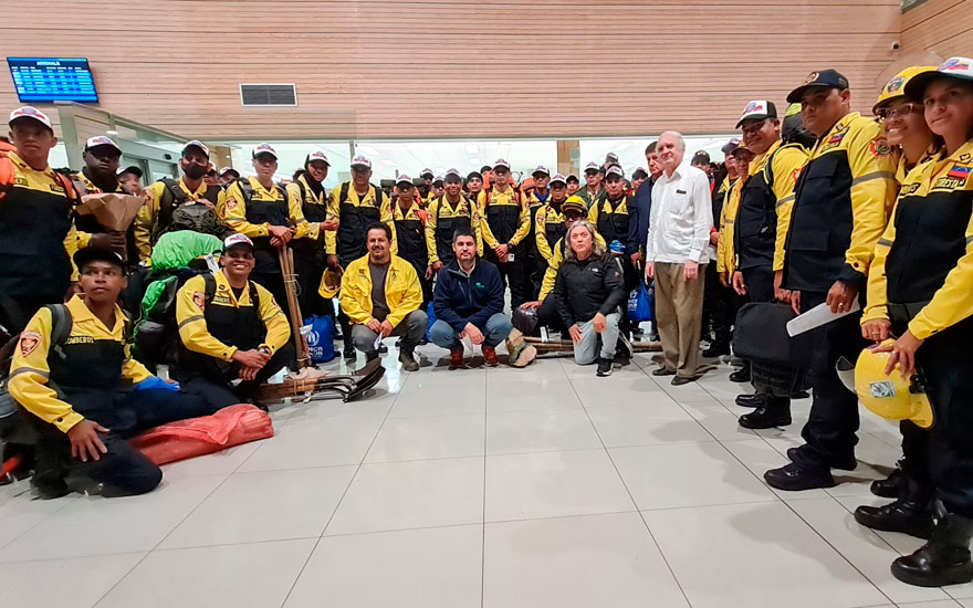 Delegación de bomberos de Venezuela llega a Chile