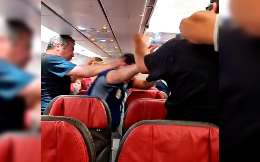 Registran brutal pelea en avión que estaba en Antofagasta