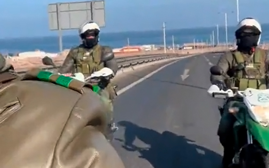 Carabineros se graban en moto para video de TikTok: es ilegal
