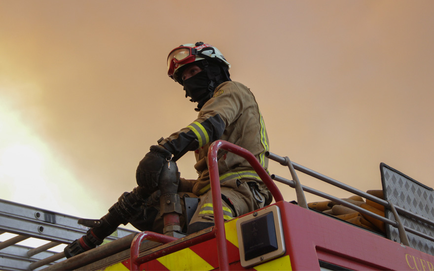 Condena a Conaf y Bomberos por muerte de voluntario en incendio