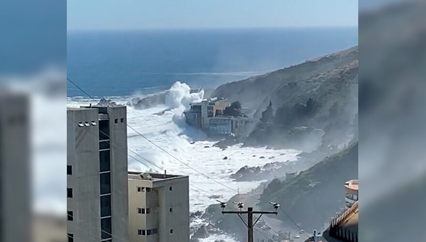 Hotel Punta Piqueros es viral por registro de cómo lo impactan olas