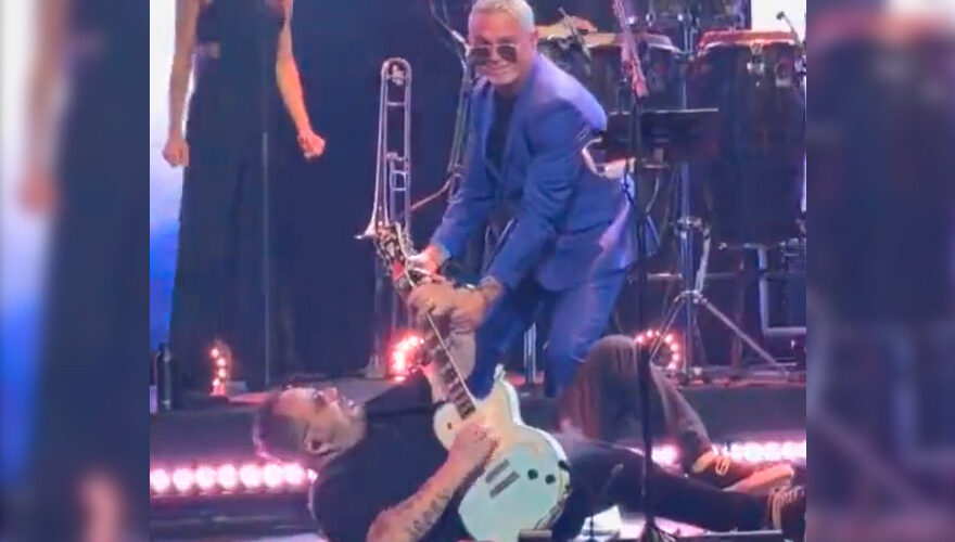 Alejandro Sanz botó a guitarrista sobre el escenario en pleno show