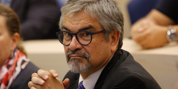 Mario Marcel se confiesa en El País sobre la reforma tributaria
