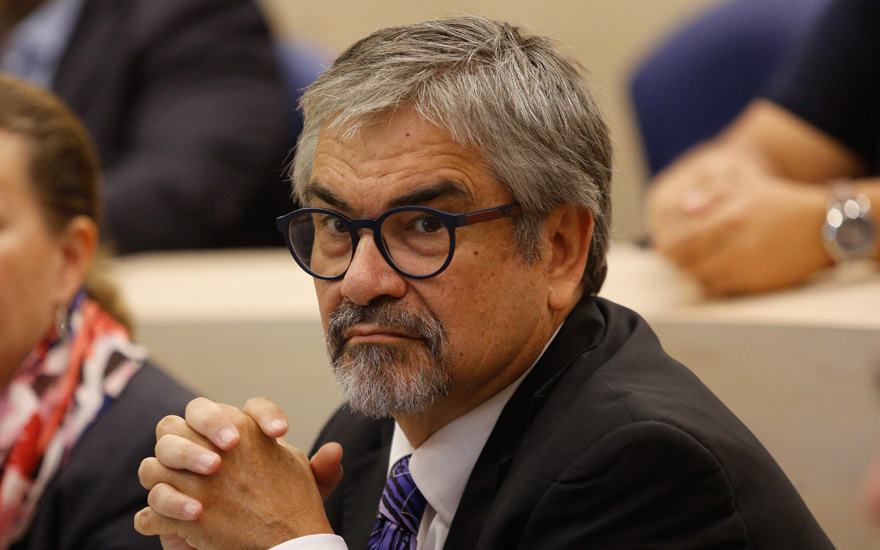 Mario Marcel se confiesa en El País sobre la reforma tributaria