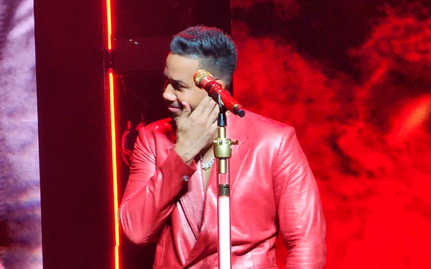 El momento en que Romeo Santos detuvo show en Chile