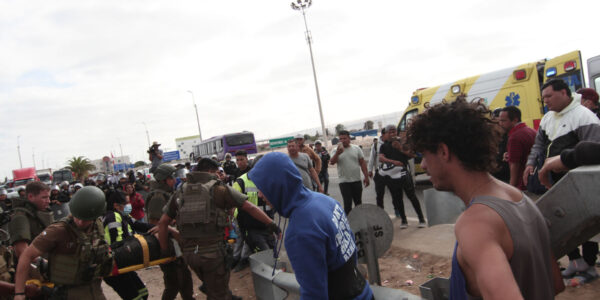 Pelea a piedrazos deja lesionado en frontera entre Chile y Perú