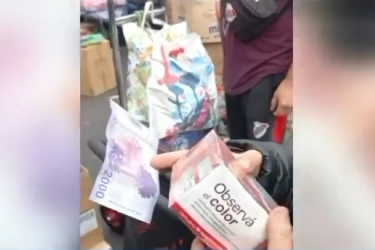 argentinos vendiendo en Barrio Meiggs