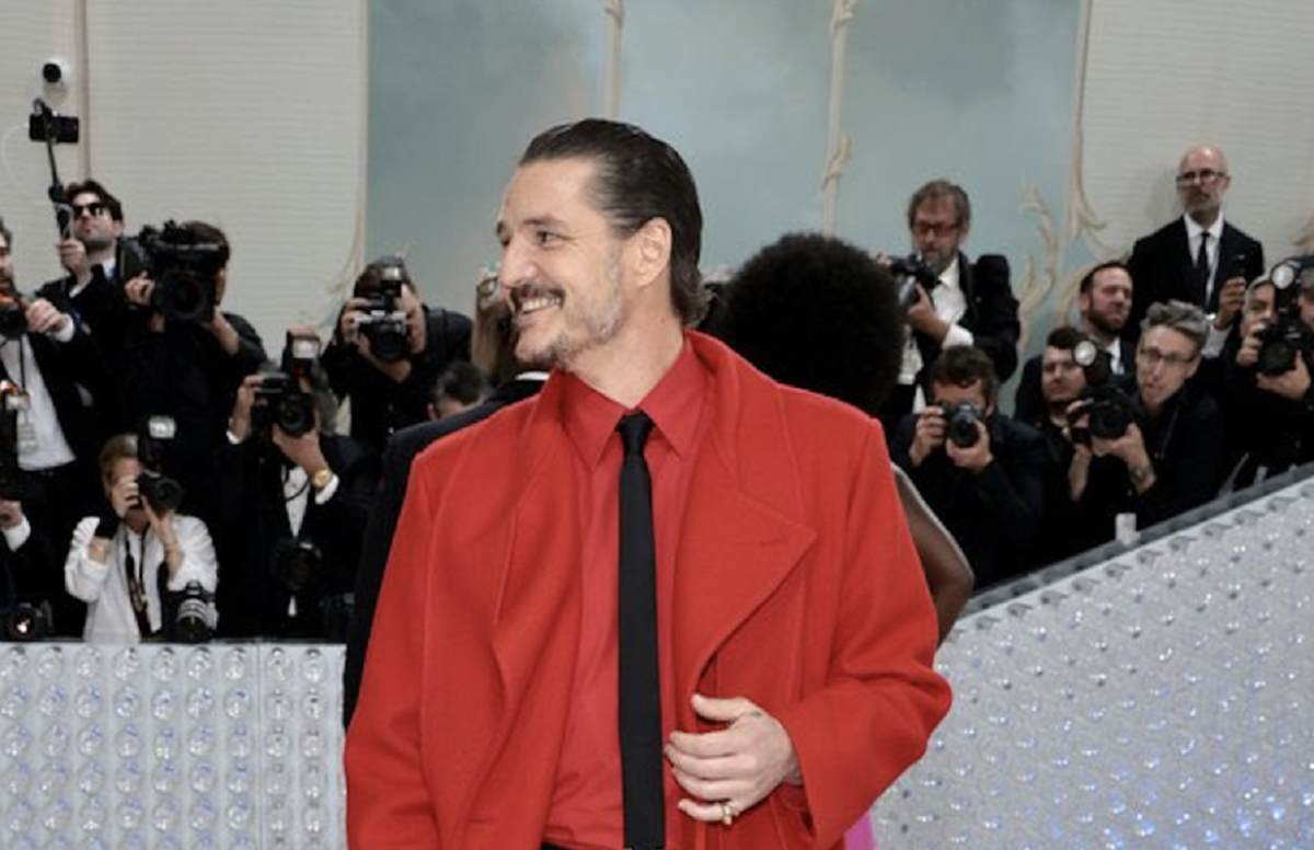 Pedro Pascal llenó de memes por look en la MET Gala