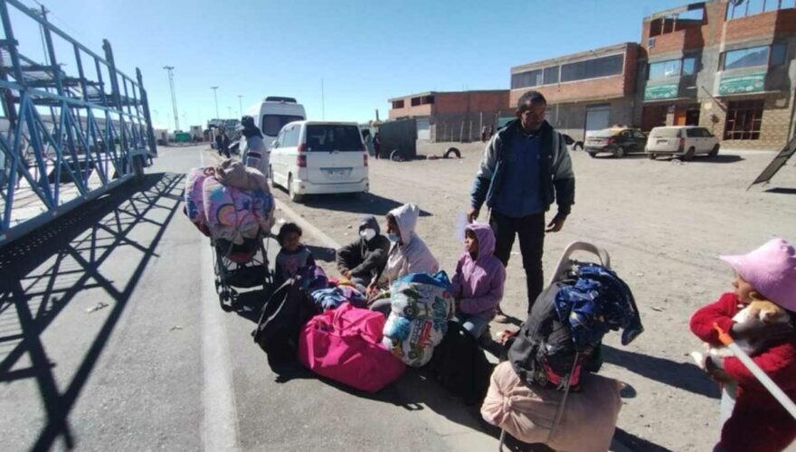 Migrantes de Venezuela en la frontera entre Arica, Chile y Tacna, Perú.