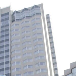 Una de las torres del complejo del Hotel Sheraton Santiago, ubciado en Providencia