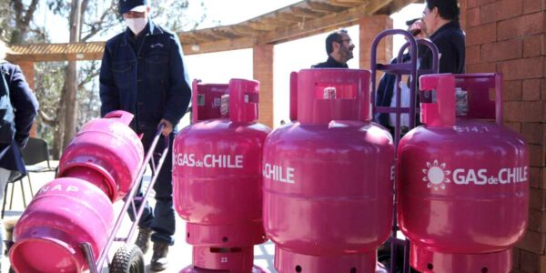 Cilindros del plan "Gas de Chile" de ENAP