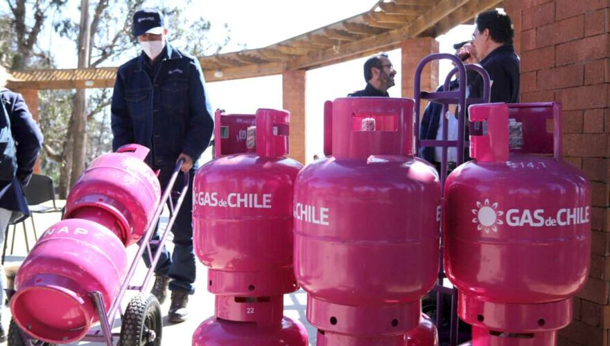 Cilindros del plan "Gas de Chile" de ENAP