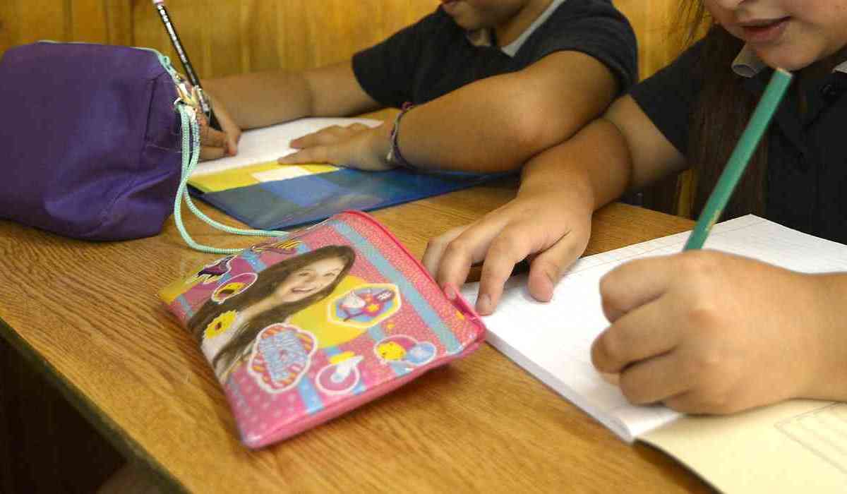 Niñas de educacion básica de Antofagasta