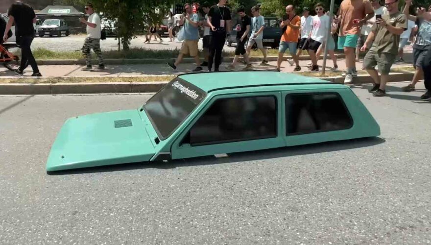 Fiat Panda se vuelve viral por ser el auto más bajo del mundo