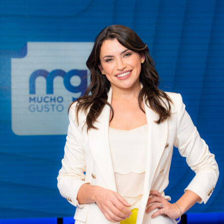 Natasha Kennard en el canal Mega.