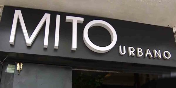 Fachada de discoteca Mito Urbano en Providencia
