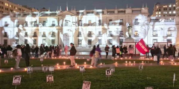 Rostros de detenidos desaparecidos en La Moneda
