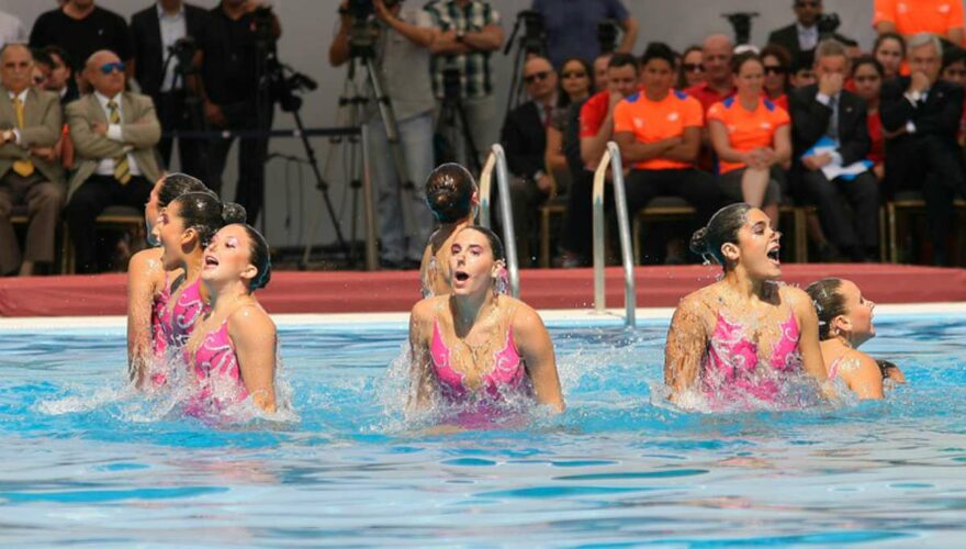 Nadadoras en el Centro Acuático del Estadio Nacional, donde se realizará Santiago 2023