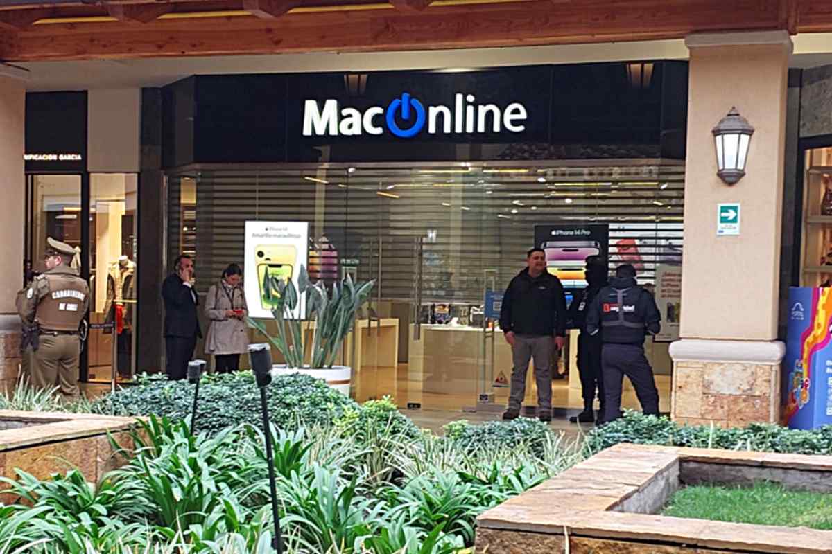Tienda Maconline robada en Portal La Dehesa de Cencosud