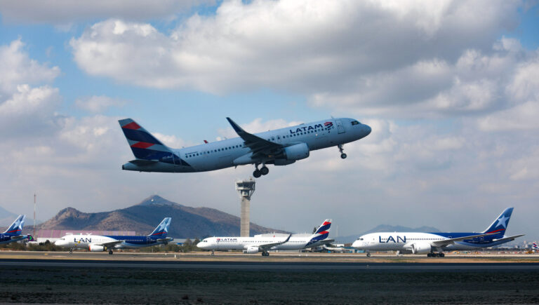 Controladores Aéreos Comienza Paro Que Podría Afectar Vuelos 4773