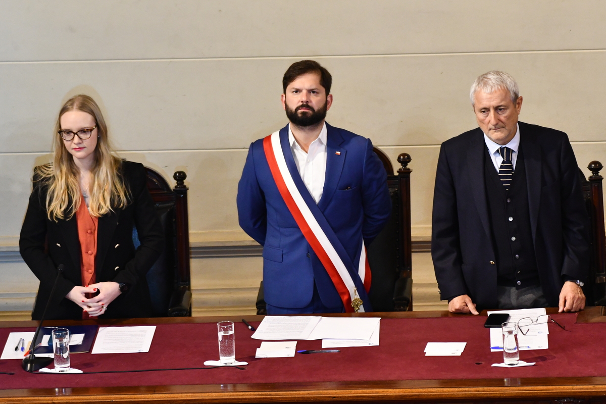 CIERRE PROCESO CONSTITUCIONAL / Beatriz Hevia, Gabriel Boric y Aldo Valle