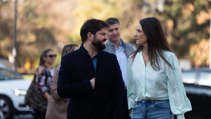 "Hace un par de semanas decidimos separar nuestros caminos": la declaración del Presidente Boric por su relación con Irina Karamanos