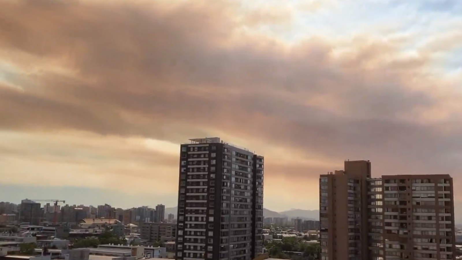 Nube de humo en Santiago