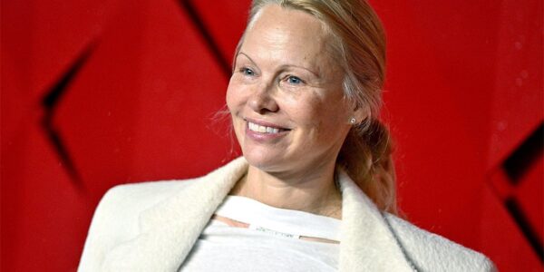 La potente razón que llevó a Pamela Anderson a no ocupar más maquillaje en alfombras rojas