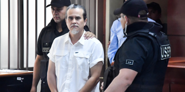 “Hay más personas que dieron el visto bueno": defensa de Carlos Contreras afirma que apelará a la medida de prisión preventiva