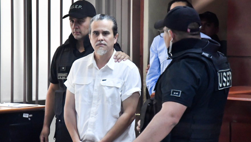 “Hay más personas que dieron el visto bueno": defensa de Carlos Contreras afirma que apelará a la medida de prisión preventiva