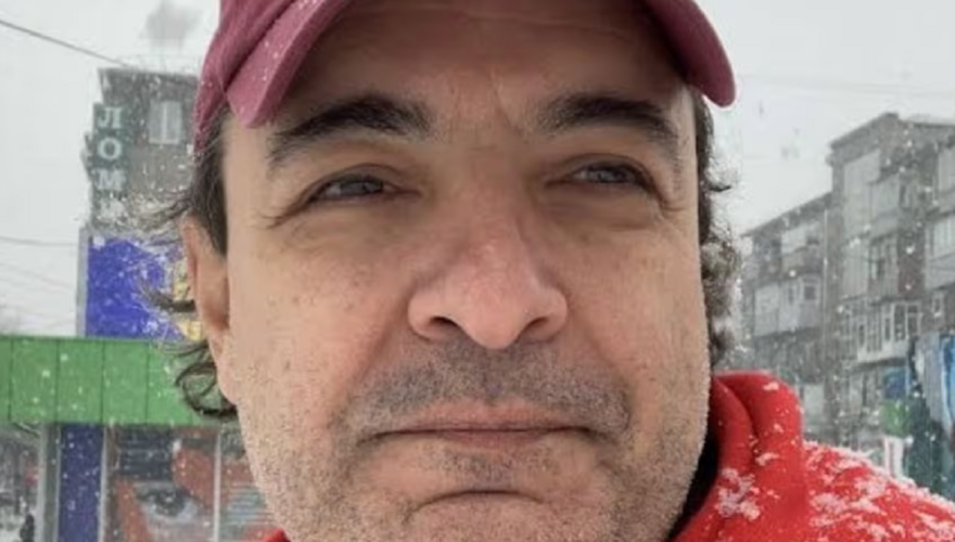 Informan fallecimiento de periodista chileno Gonzalo Lira en Ucrania: padre del profesional asegura que su hijo fue torturado