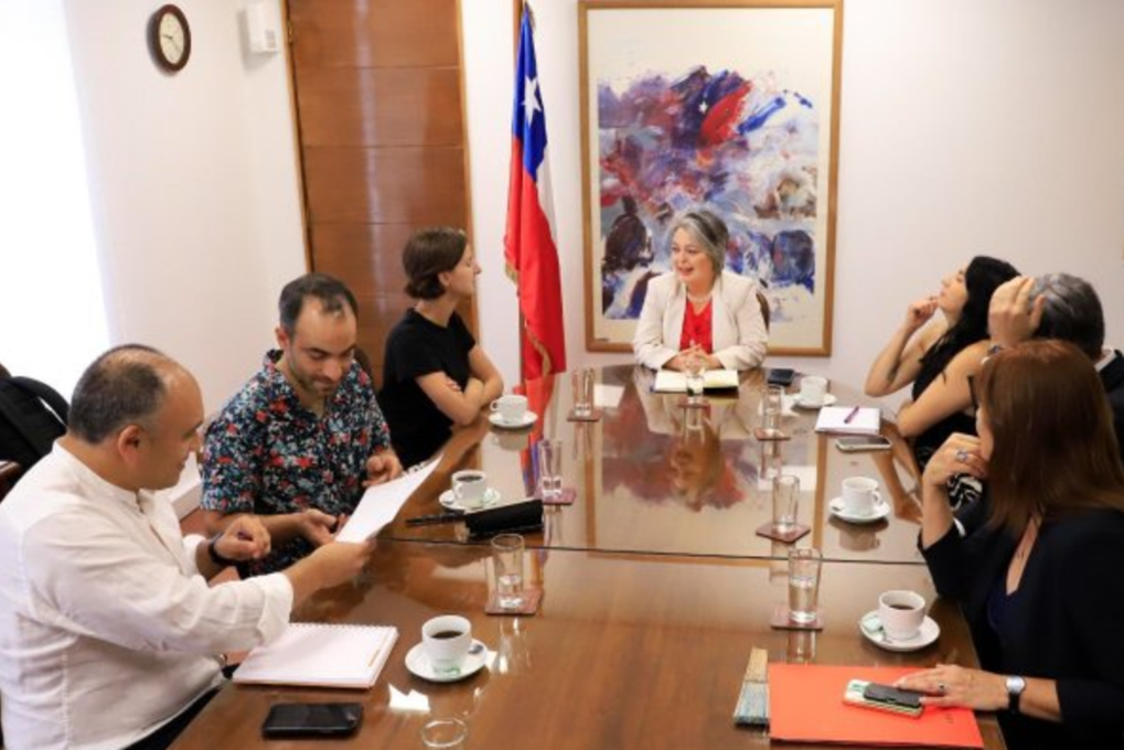 Hasta 66 horas de trabajo a la semana: la cita entre Chile Actores y la ministra Jara que busca mejorar las condiciones laborales del sector