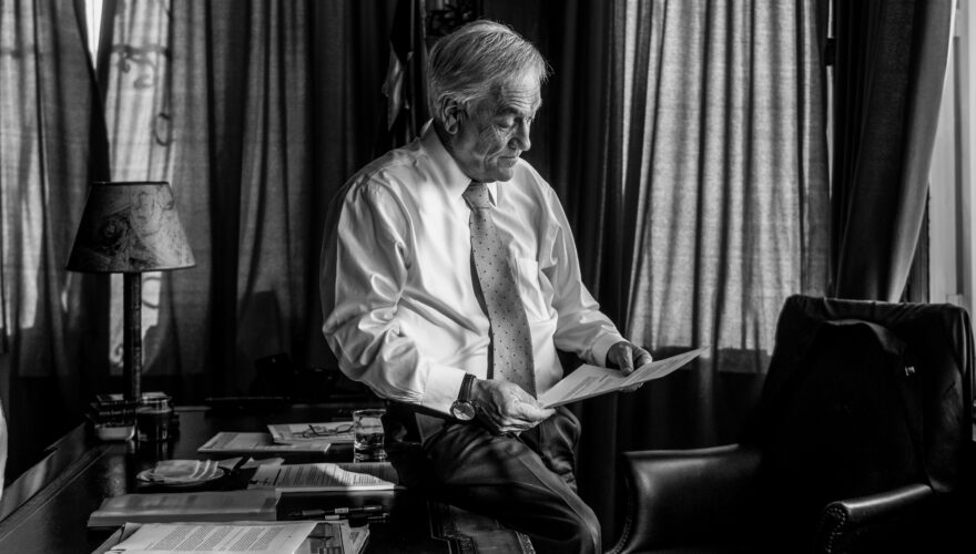 Muerte de Piñera: Breve historia de la compleja y tensa relación entre sus intereses políticos y empresariales