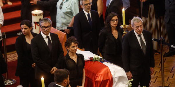 "Fue un demócrata, una persona comprometida con la democracia": ministros del Presidente Boric asisten a funeral del exmandatario Sebastián Piñera